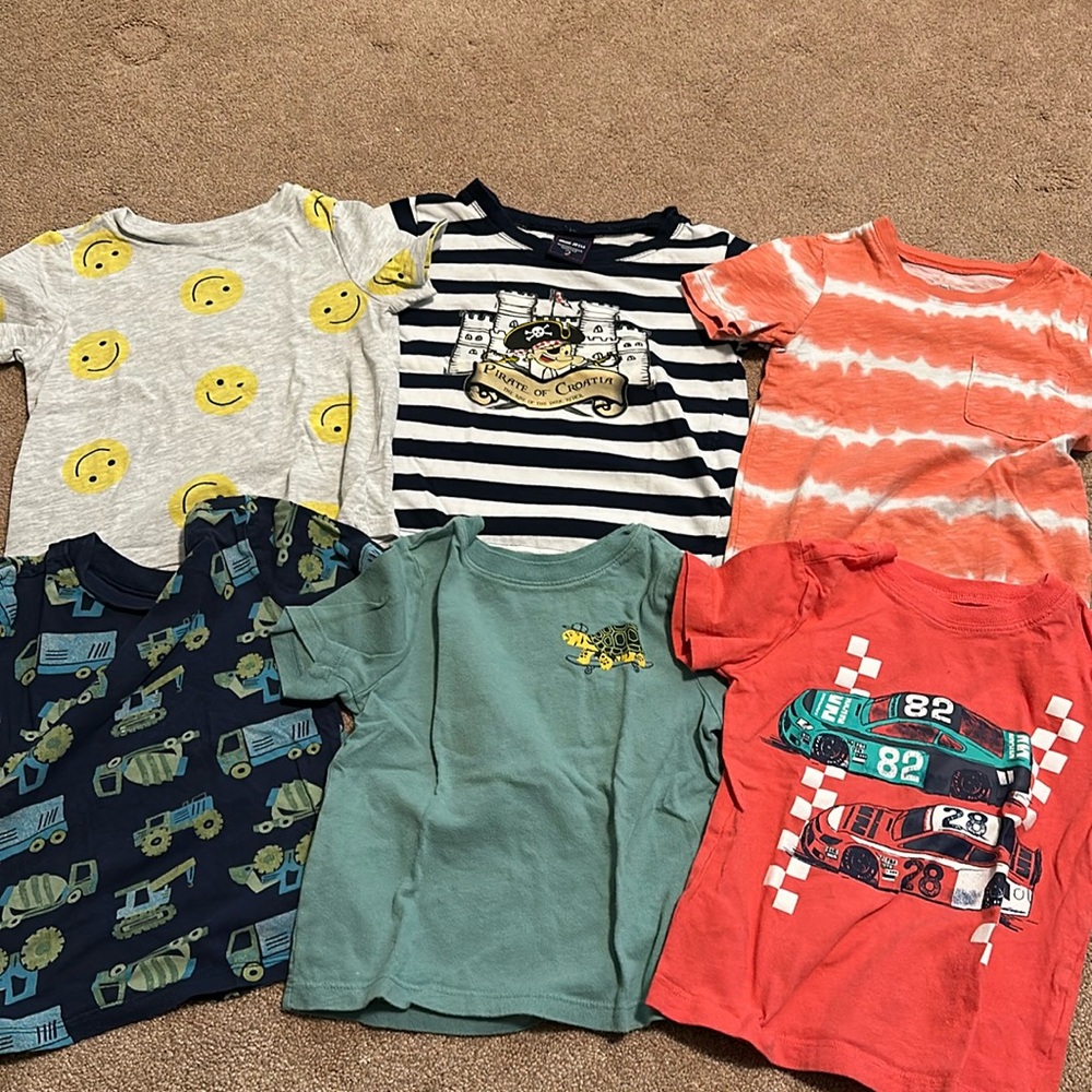 Assorted 2T short sleeve tshirts